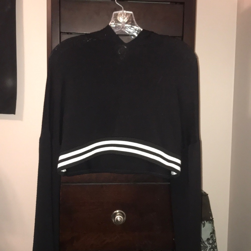 cropped hoodie